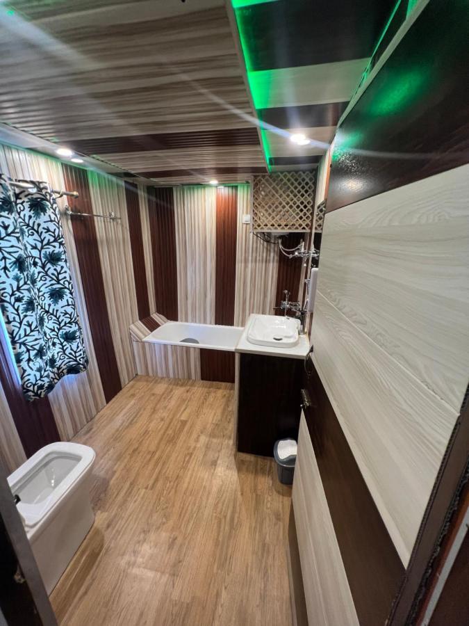 מלון Srīnagar Aristotle Group Of Houseboats & Transportation מראה חיצוני תמונה