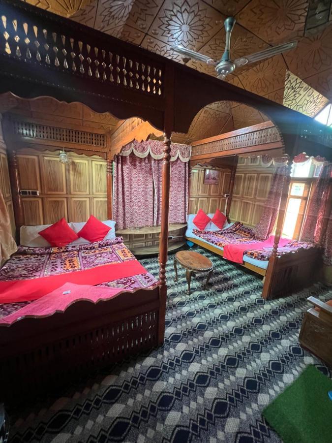 מלון Srīnagar Aristotle Group Of Houseboats & Transportation מראה חיצוני תמונה