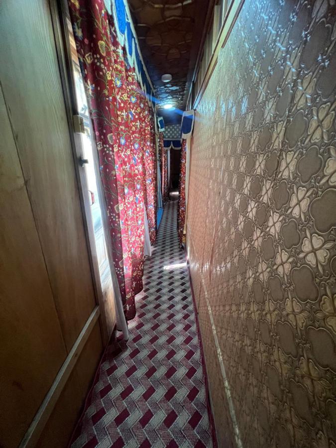 מלון Srīnagar Aristotle Group Of Houseboats & Transportation מראה חיצוני תמונה